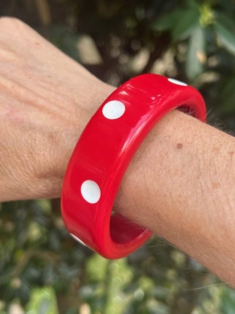 RED CHUNKY WHITE POLKA DOT Resin Lucite Bangle BRACELET